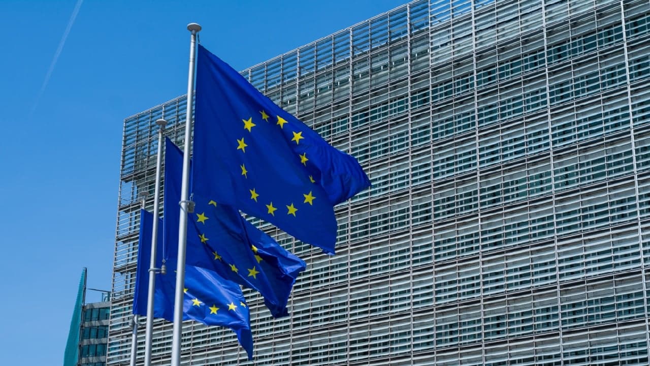 UE va accelera revizuirea MiCA, vizând reglementările privind monedele stabile din afara UE
