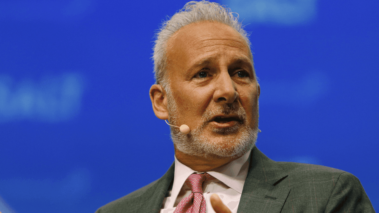 Peter Schiff: Corelația dintre Bitcoin și aur nu a fost niciodată reală, iar legătura sa cu Nasdaq tocmai s-a rupt