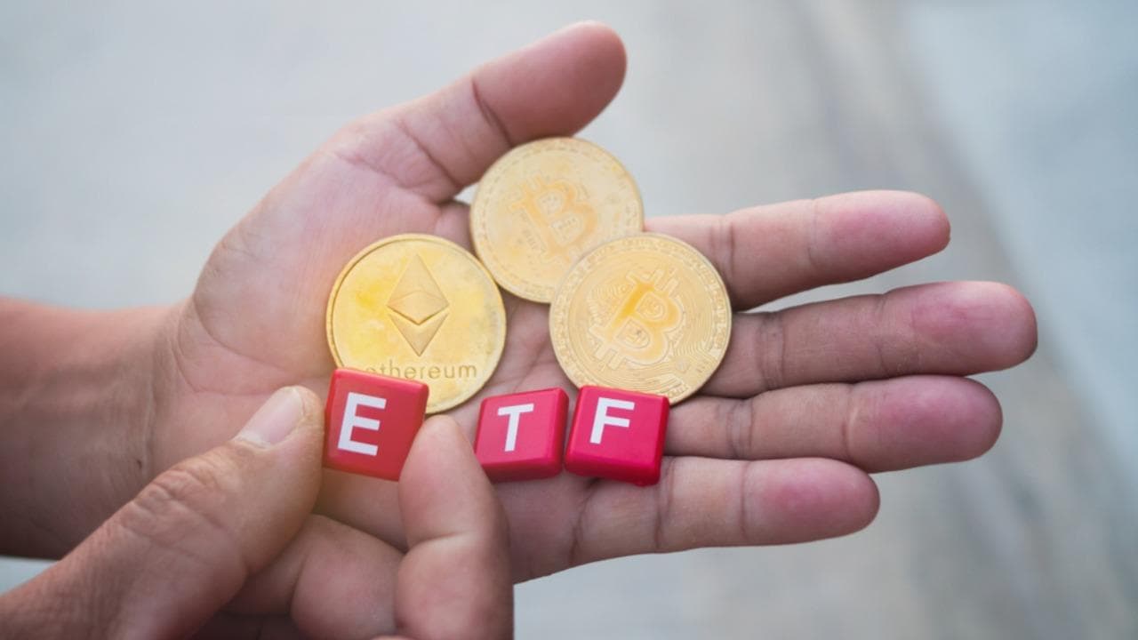 Blackrock en Vaneck leiden de instroom van 90 miljoen dollar in bitcoin-ETF’s, terwijl de fondsen hun eerste week met winst sinds mei boeken