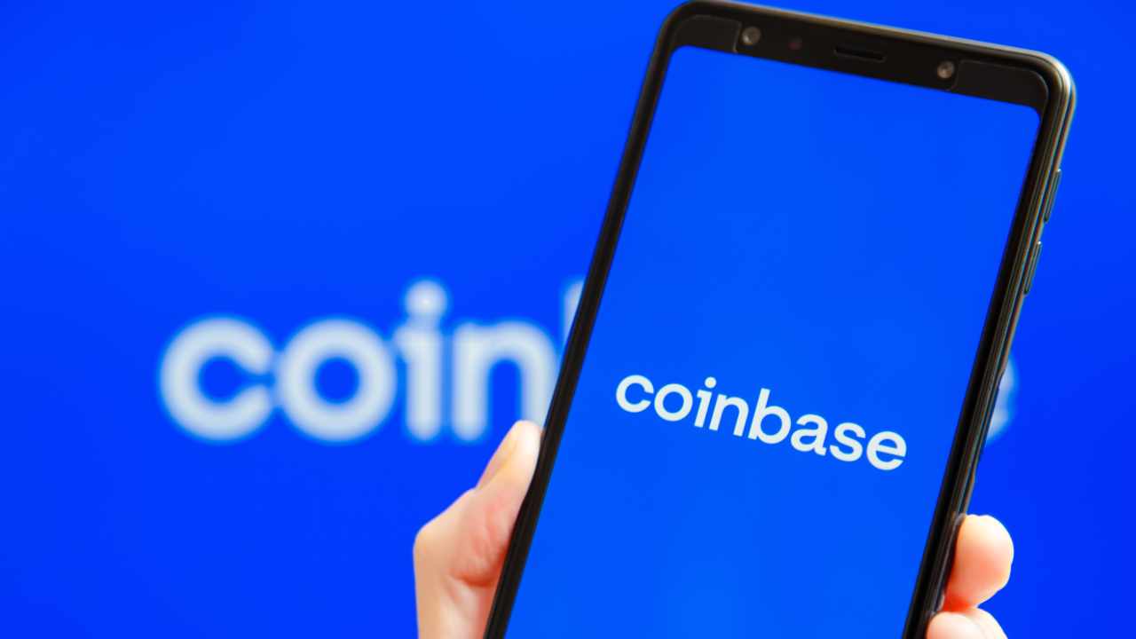 Marcálann Ceadúnas Coinbase sa Ríocht Aontaithe Céim Mhór i dTreo an “Malartán Uile” a Chur i gCrích