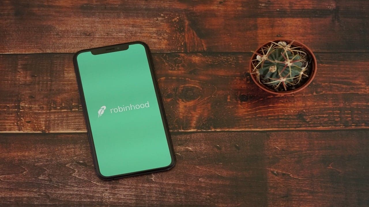 Robinhood Chain ทำสถิติสูงสุดปริมาณการซื้อขายรายวันบน DEX ที่ $3B ดันยอดการเผา UNI ทะลุ $1M
