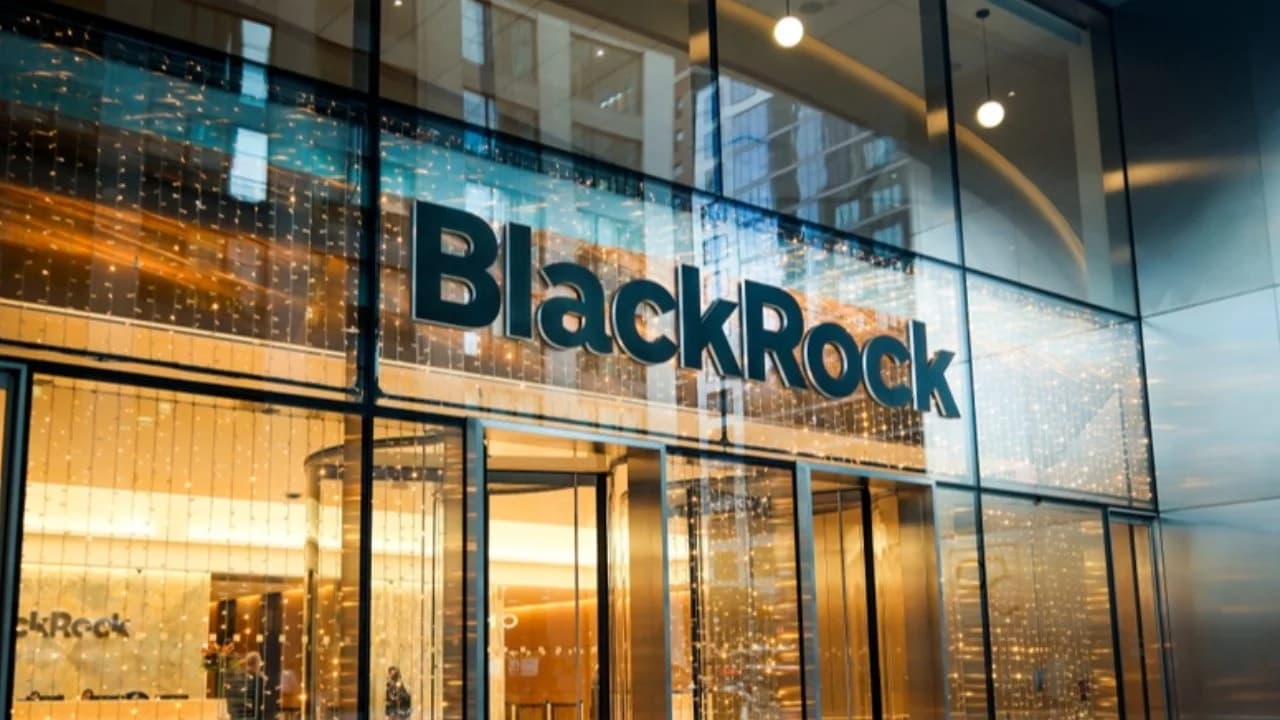 Blackrock vlaga 431 milijonov dolarjev v ETF-je za bitcoin in ether