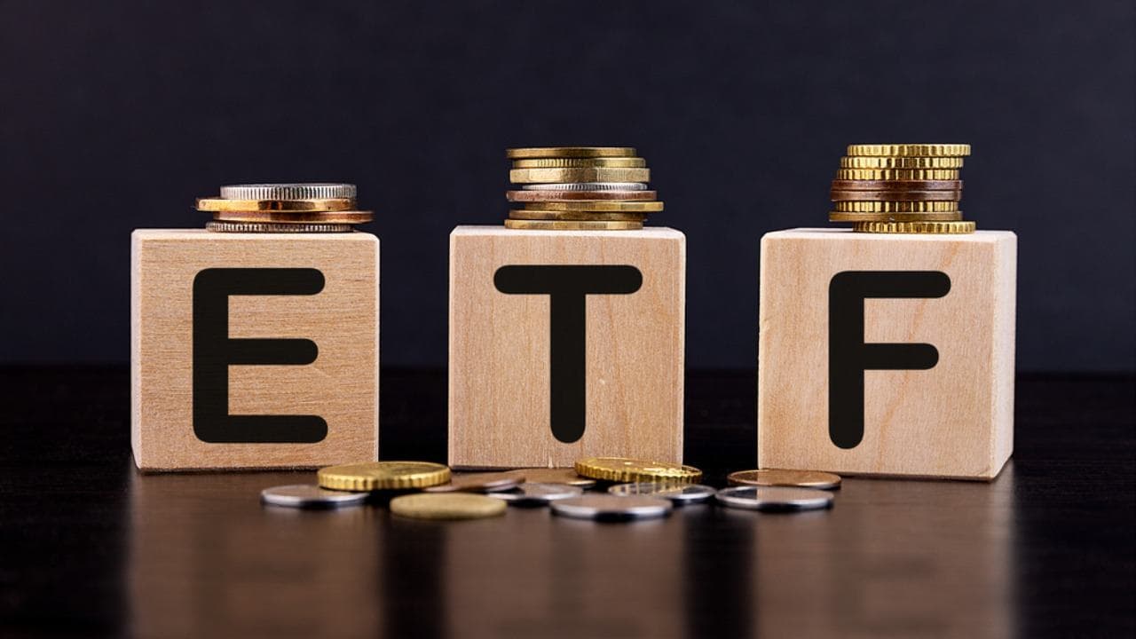 Fidelity ja ARK johtavat 131 miljoonan dollarin bitcoin-ulosvirtausta, kun Ether- ja XRP-ETF:t vahvistuvat