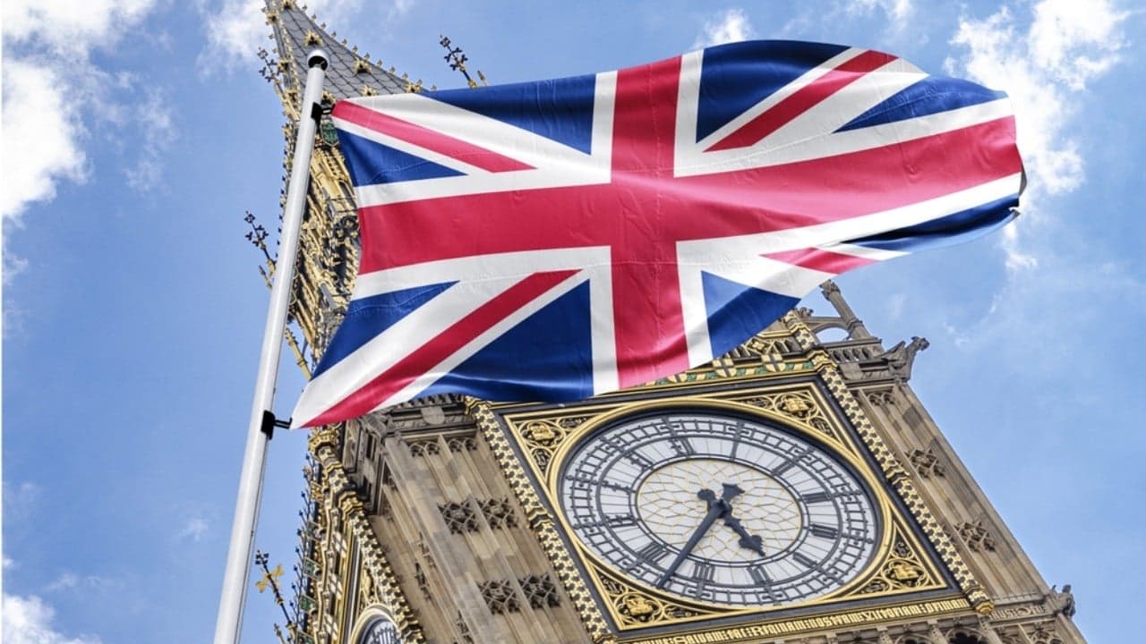 Los legisladores británicos presionan a los bancos para que faciliten el acceso a las criptomonedas ante la entrada en vigor de la nueva normativa