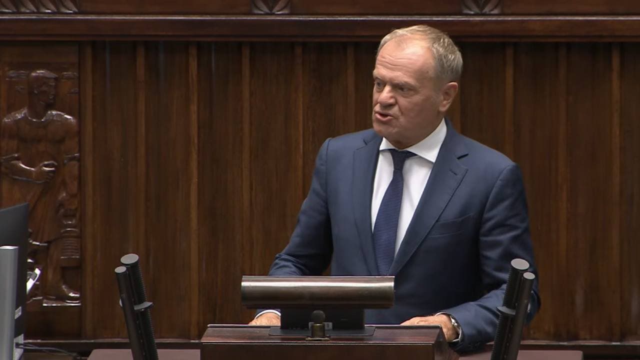 Teipeann ar Pharlaimint na Polainne an crostagairt a shárú ar an mbille cripte in athvótáil gharbh